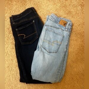 American Eagles jeans light and dark size 6 short